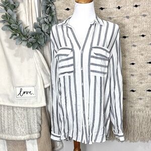 Olivia Grey white and blue Striped button down Shirt size M